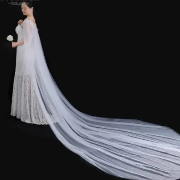 (ON SALE) Beautiful Long Lace Wedding Cape Crystal Bead Wedding Cape - Picture 5 of 7